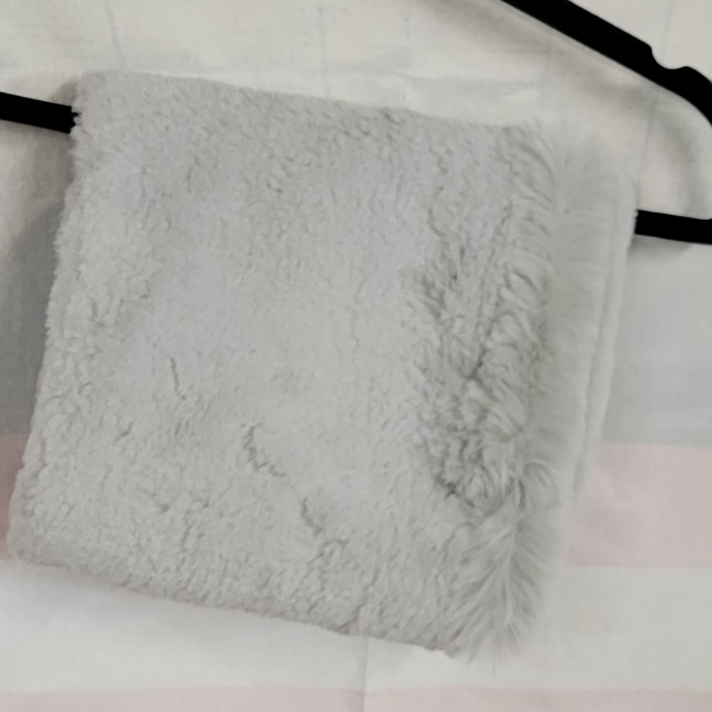 Old Navy Gray Faux Fur Snood 30" x 9"